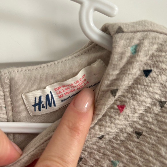 H&M Cream Triangle Print Ponte Dress - Picture 5 of 7